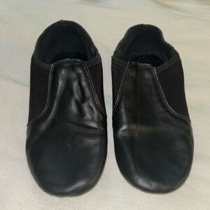 Barely worn like new youth size 13 slip on Stelle Jazz Shoes